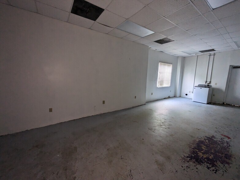 More Photos Of 3014 Gray Hwy, Macon-Bibb Storefront Retail Office For Lease