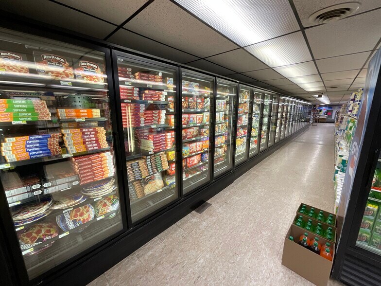 More Photos Of 56 N Howard Rd, Curtice Supermarket For Sale