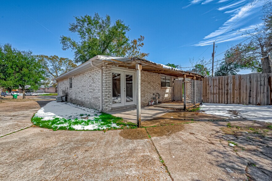 More Photos Of 7315 Housman, Houston Specialty For Lease