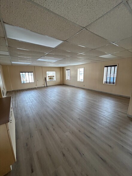 More Photos Of 213 N Ohio Ave, Sidney Office For Lease