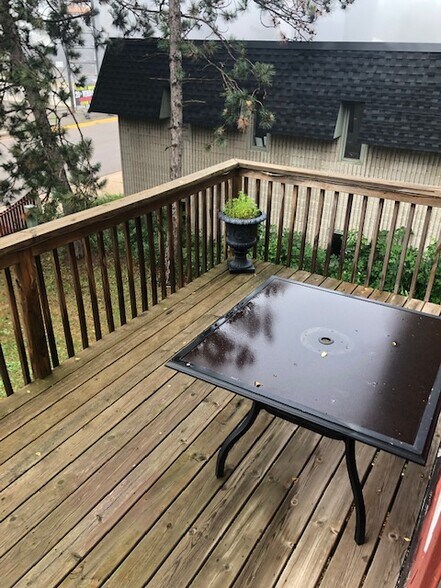 More Photos Of 6368 Elm St, North Branch Office For Sale