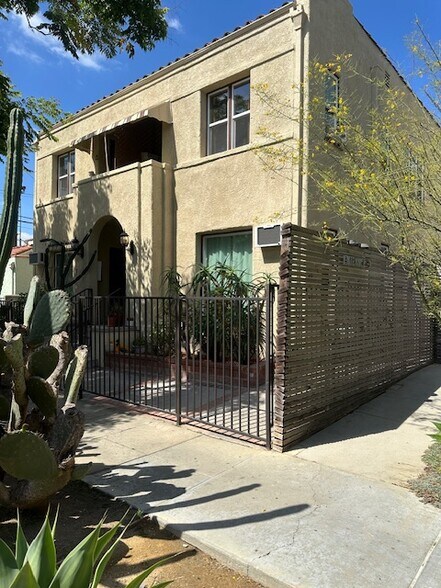 More Photos Of 603-607 1/2 N. Bronson Av, Los Angeles Apartments For Sale