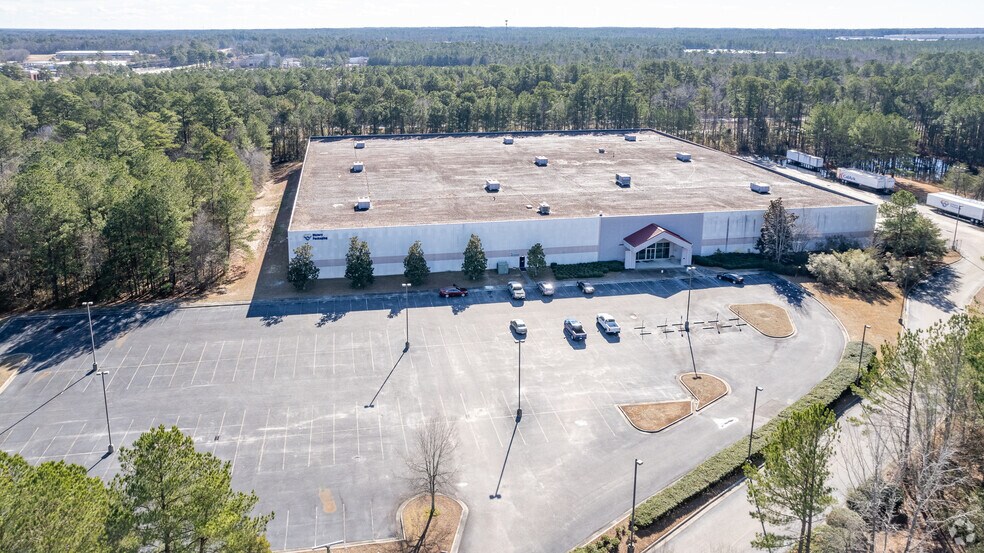 More Photos Of 590 Assembly Ct, Fayetteville Distribution For Lease