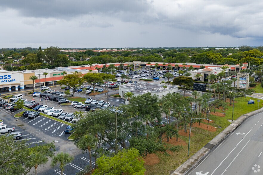 More Photos Of 9054-9230 Glades Rd, Boca Raton General Retail For Lease
