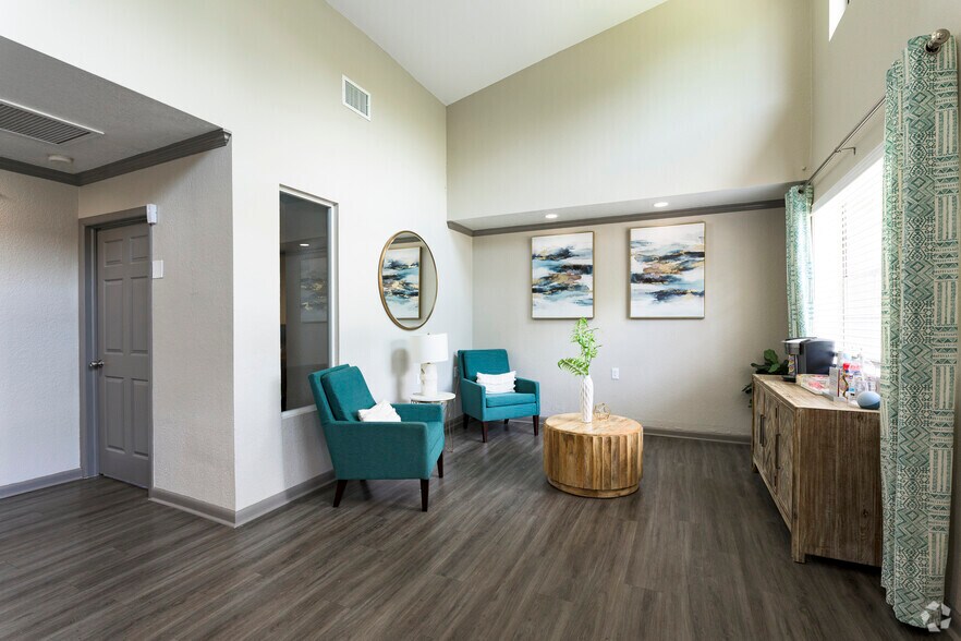 More Photos Of 1400 S Nova Rd, Daytona Beach Apartments For Sale