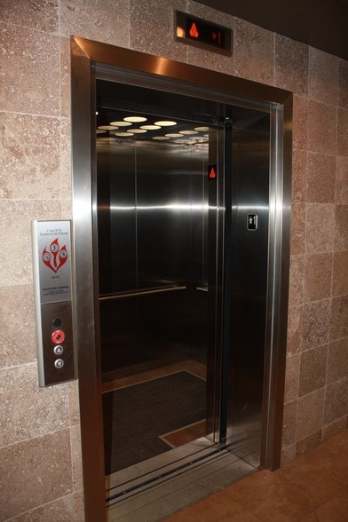 More Photos Of 1901-1907 Vestal Pky E, Vestal Township Office For Lease