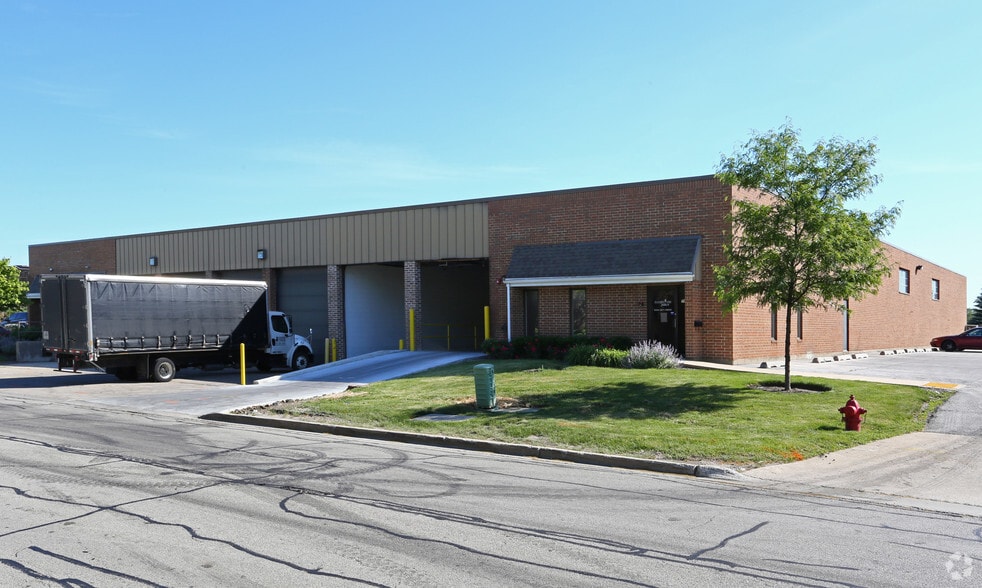 Primary Photo Of 7825-7827 S Quincy St, Willowbrook Warehouse For Lease