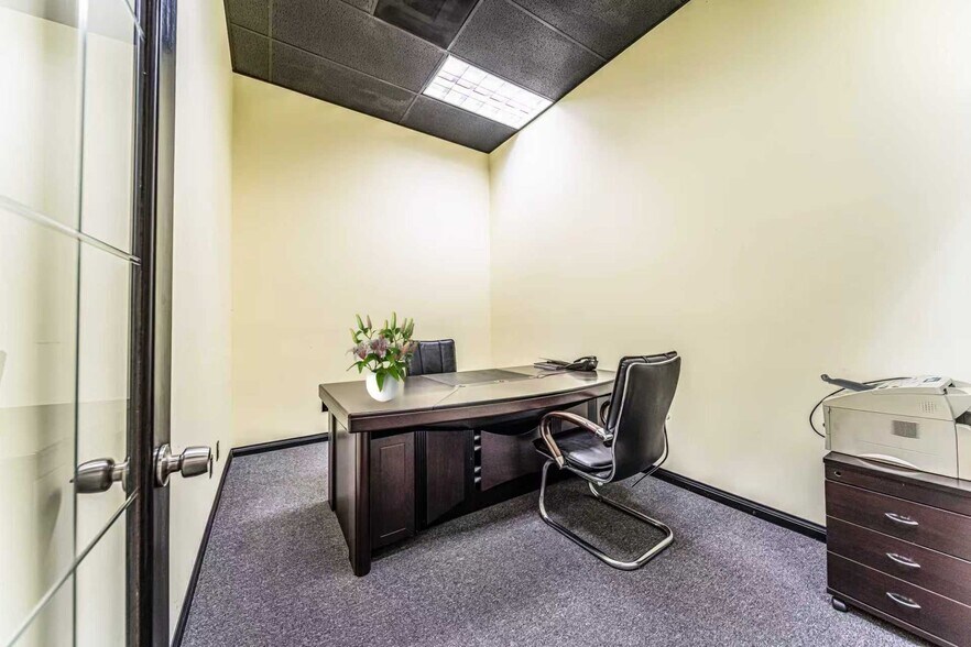 More Photos Of 215 W 134th St, Los Angeles Warehouse For Lease