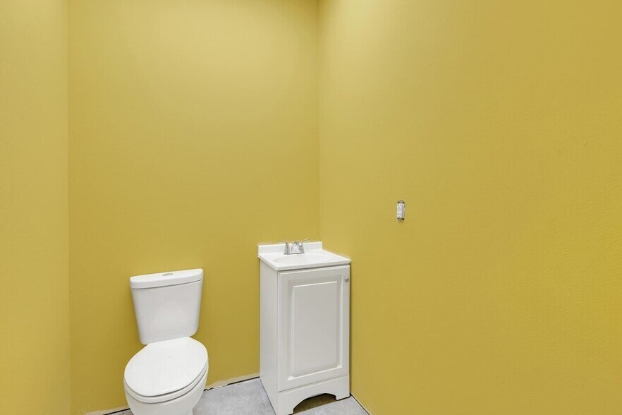 More Photos Of 6015 Andrews Hwy, Odessa Industrial For Sale