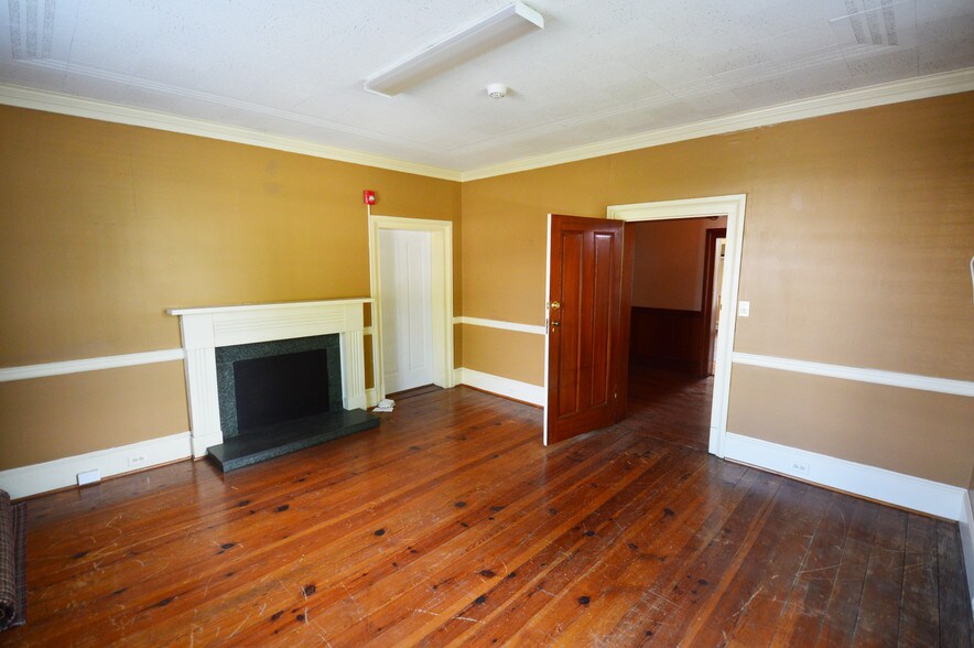 More Photos Of 235 S Church St, Winston-Salem Office For Lease