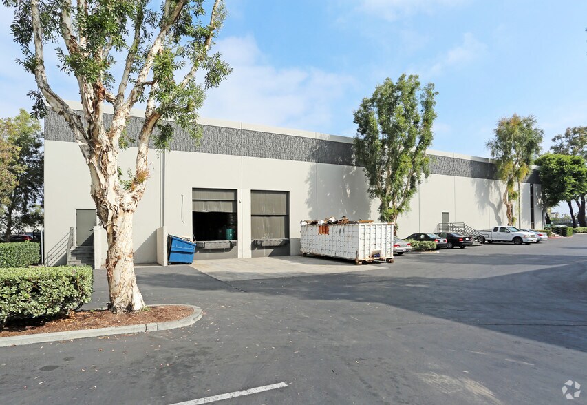 More Photos Of 15551-15561 Del Amo Ave, Tustin Warehouse For Lease