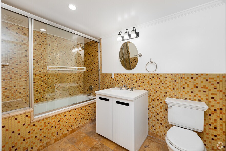 More Photos Of 930 S Robertson Blvd, Los Angeles Apartments For Lease