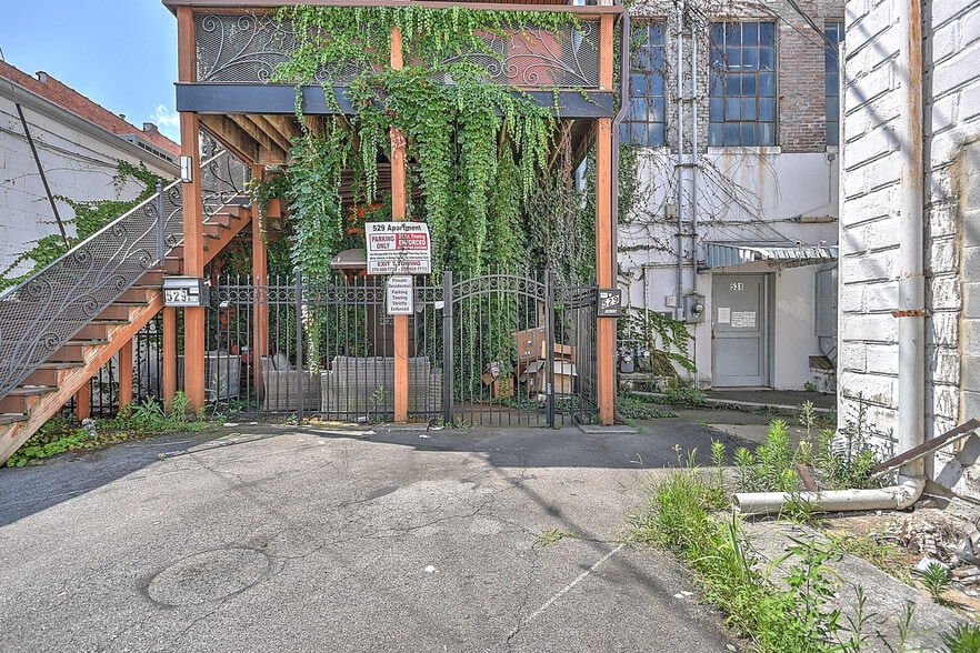 More Photos Of 531 State St, Bristol Storefront Retail Office For Sale