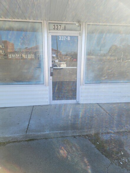 More Photos Of 337 West Ave, Cedartown Storefront For Sale