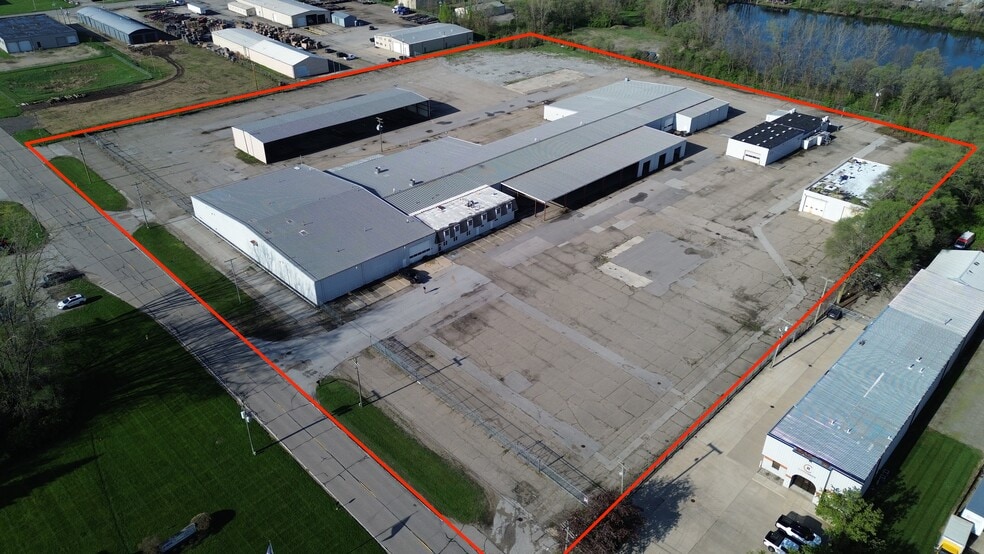 More Photos Of 701 Collins Rd, Elkhart Warehouse For Sale