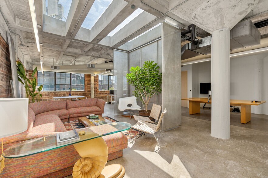 More Photos Of 1701 Commerce St, Houston Loft Creative Space For Lease