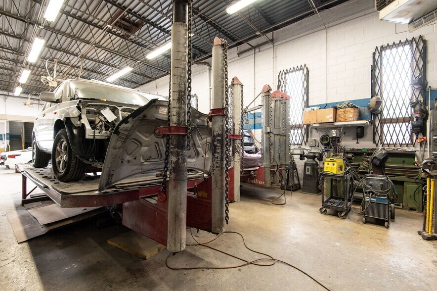 More Photos Of 7455 S Harlem Ave, Bridgeview Flex For Sale