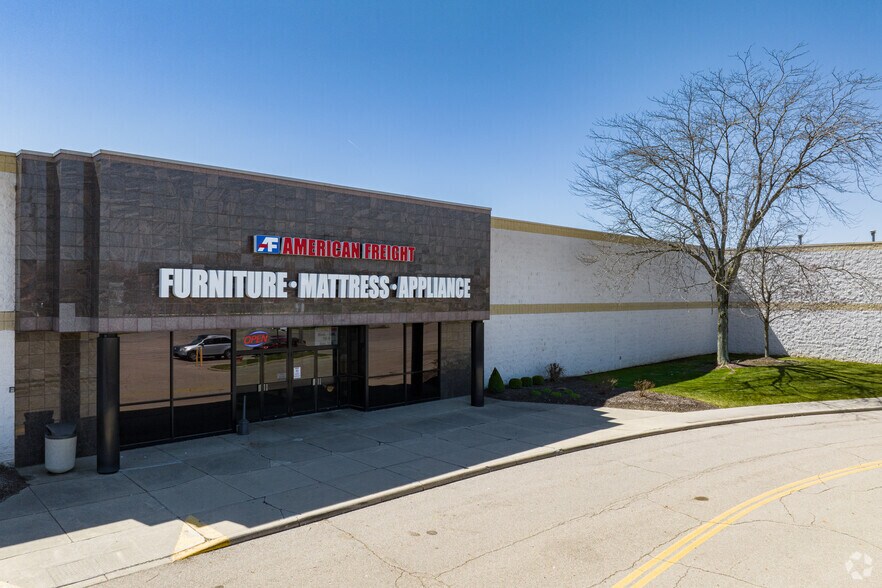 More Photos Of 987-999 E Ash St, Piqua Unknown For Lease