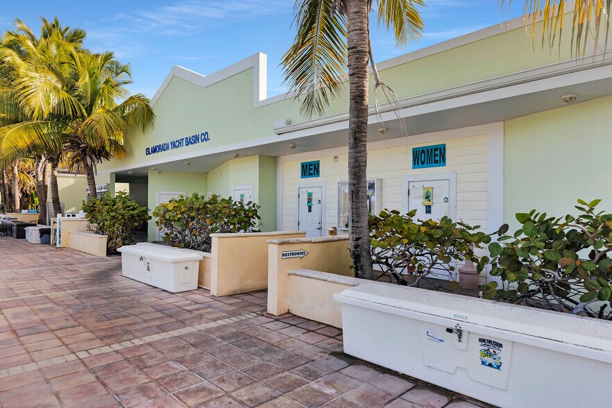More Photos Of 96 Madeira Rd, Islamorada Restaurant For Sale