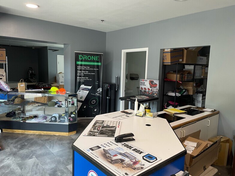 More Photos Of 1427-1431 Valley Dr, Syracuse Warehouse For Sale