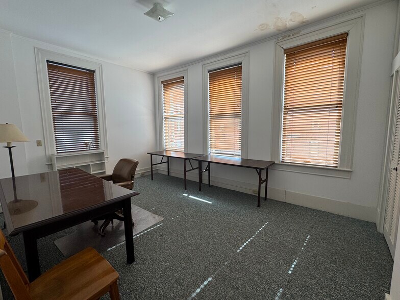 More Photos Of 121 S Center St, Clinton Office For Sale