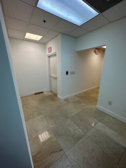 More Photos Of 268-270 Alhambra Cir, Coral Gables Office For Lease