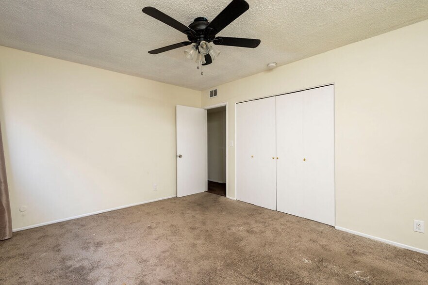 More Photos Of 538 W 82nd St, Los Angeles Apartments For Sale