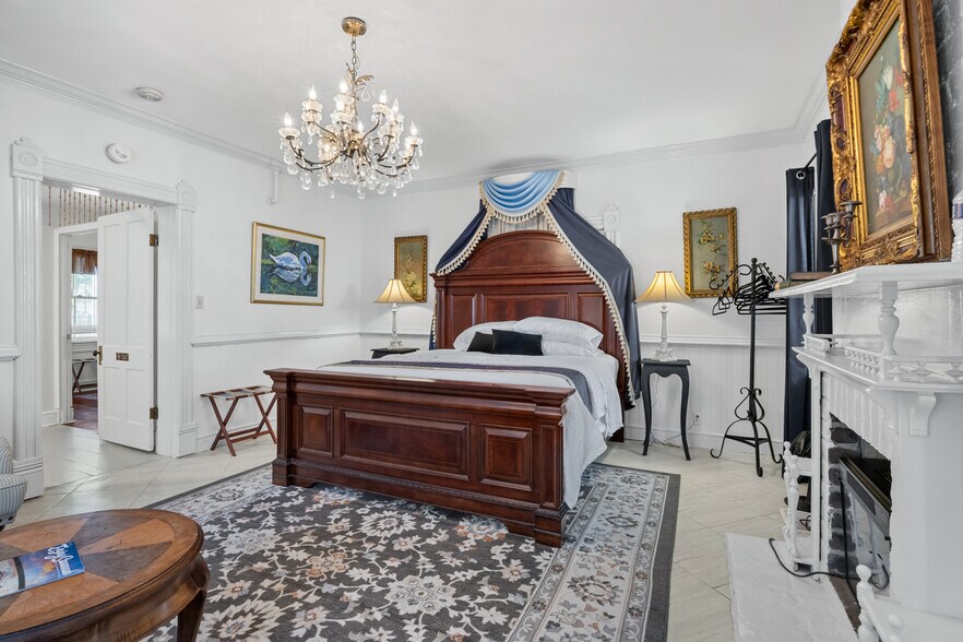 More Photos Of 402 E Gaston St, Savannah Hospitality For Sale