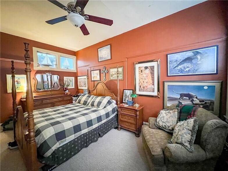 More Photos Of 118 N Main St, Butler Restaurant For Sale