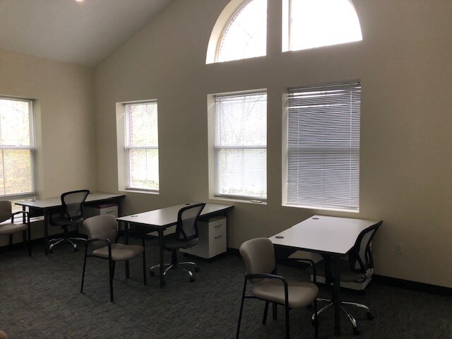 More Photos Of 21155 Whitfield Pl, Sterling Office For Sale