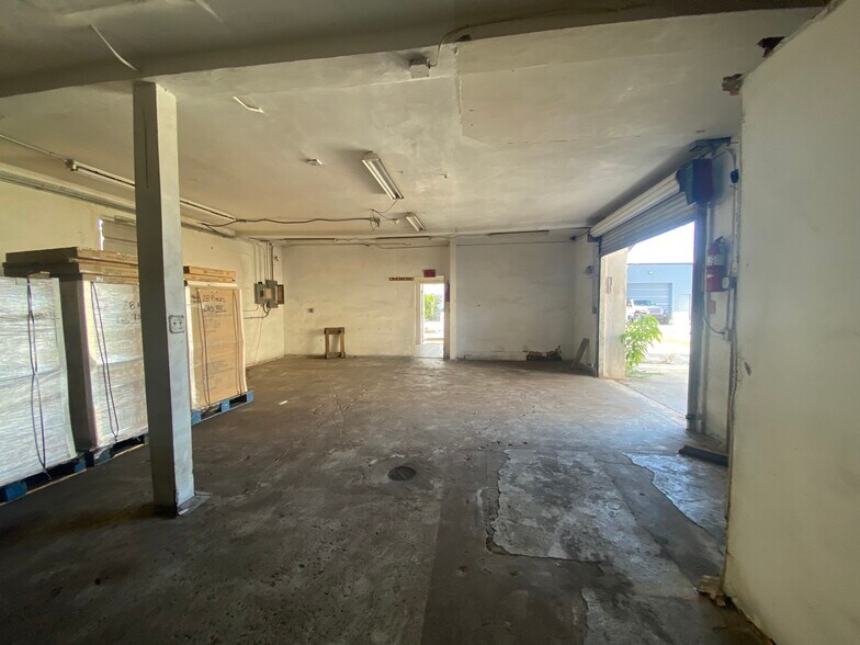 More Photos Of 2126 Collins Ct, Hollywood Refrigeration Cold Storage For Lease