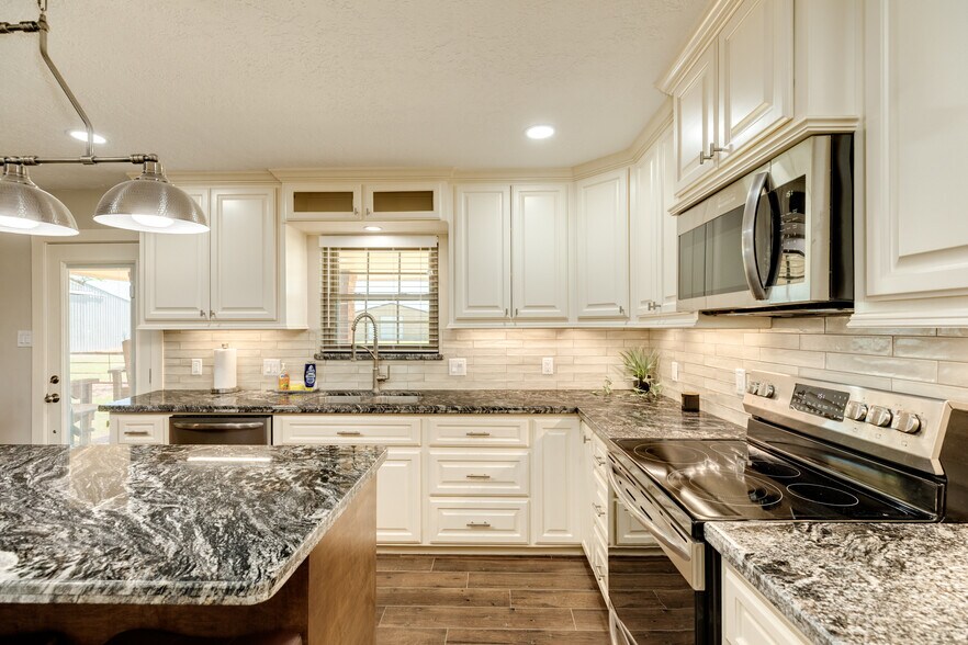 More Photos Of 27427 Highway 36, Damon Land For Sale