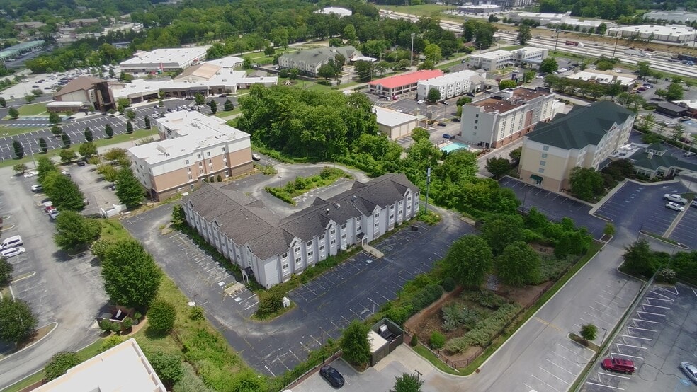Primary Photo Of 7014 McCutcheon Rd, Chattanooga Hotel For Sale