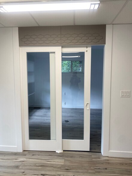 More Photos Of 604 Duchess St, Saskatoon Office For Lease