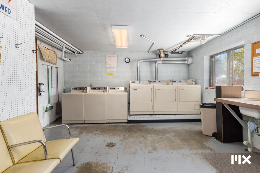 More Photos Of 2903 S Burdick St, Kalamazoo Apartments For Sale
