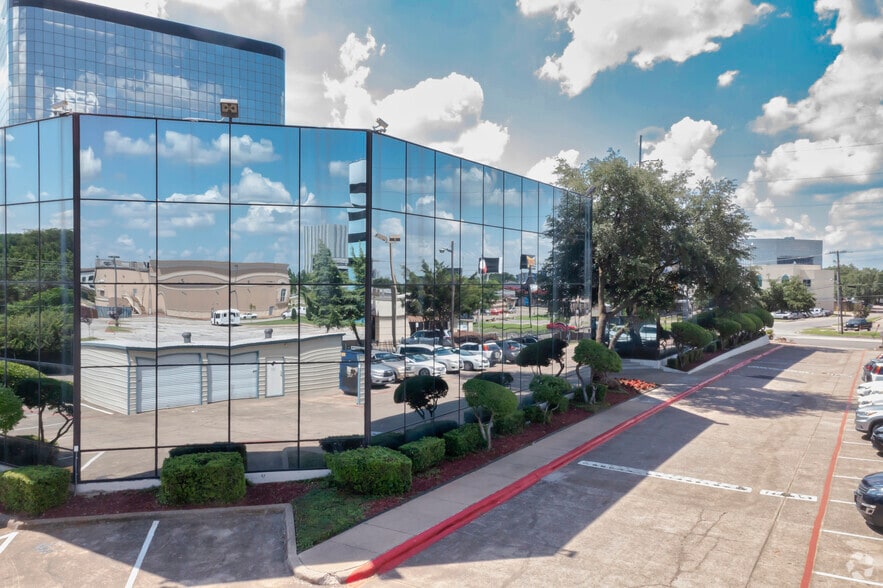 More Photos Of 1327 Empire Central Dr, Dallas Office For Lease