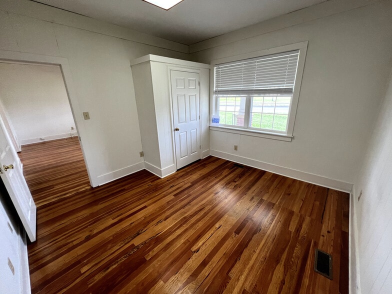 More Photos Of 3604 E River Rd, South Chesterfield Daycare Center For Sale