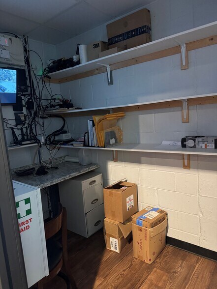 More Photos Of 6458 Hwy 3, Benton Restaurant For Lease