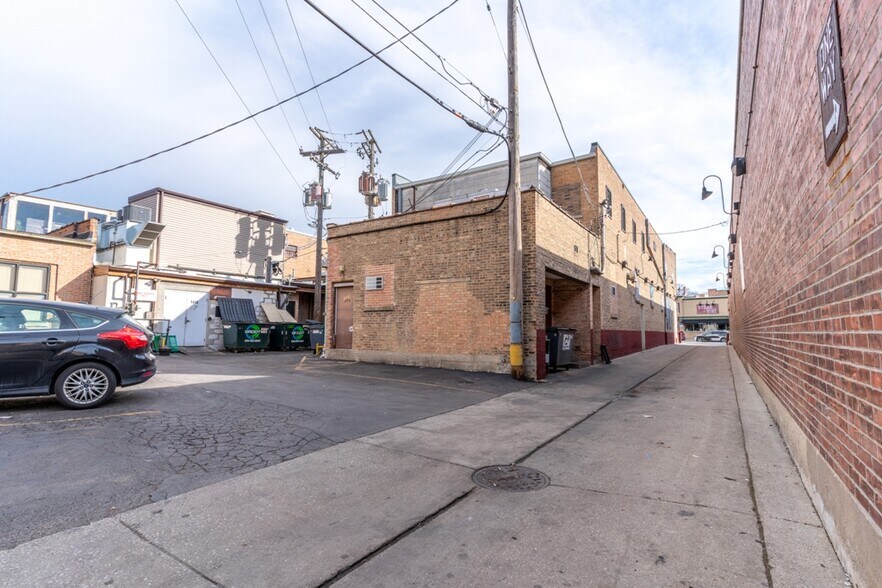 More Photos Of 30 S La Grange Rd, La Grange Restaurant For Sale