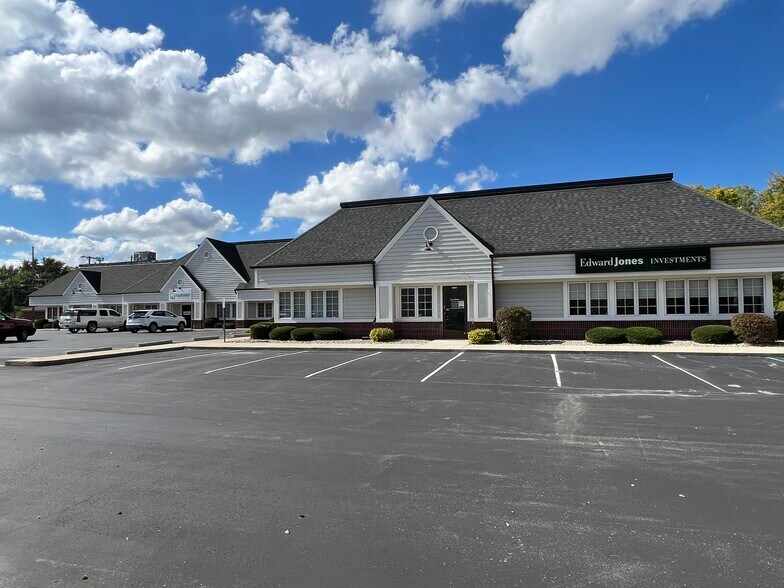 More Photos Of 1320 E 53rd St, Anderson Office For Lease