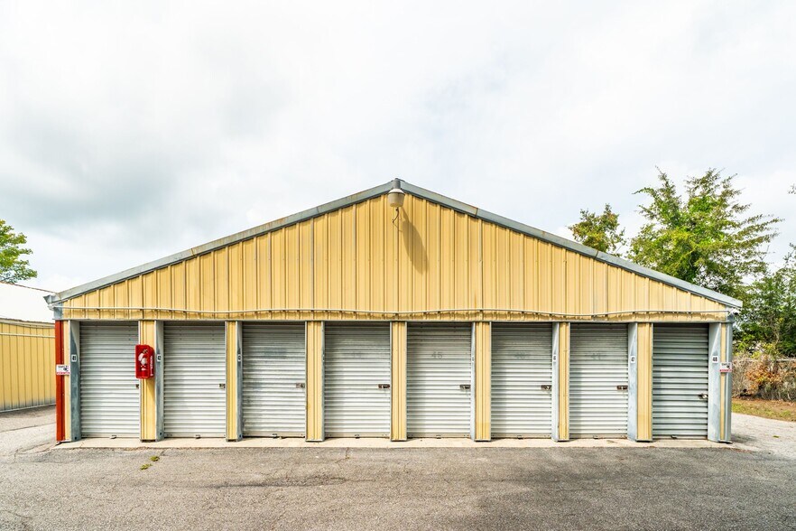 More Photos Of 1719 Signal Point Rd, Charleston Self Storage For Sale