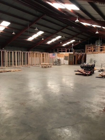 More Photos Of 1311 N Main St, Muskogee Warehouse For Sale