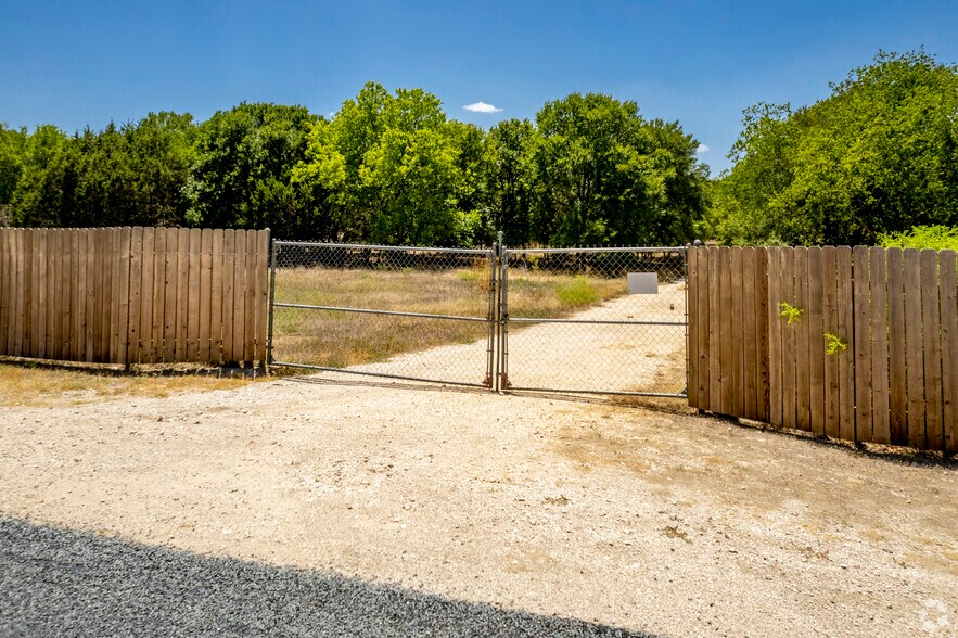 More Photos Of 18711 Interstate 35 N, Schertz Land For Sale