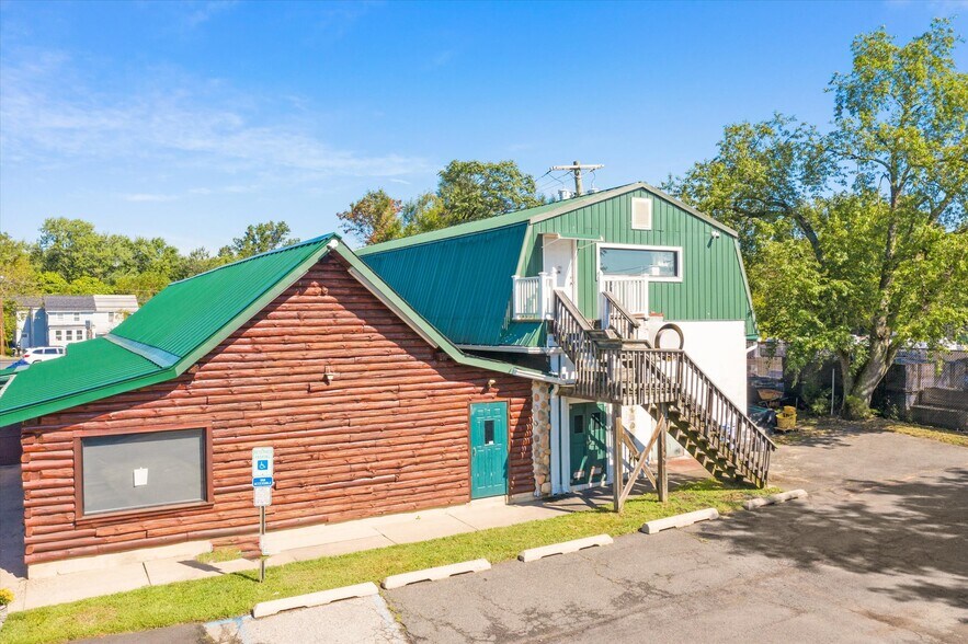 More Photos Of 1302 Monmouth Rd, Mount Holly Storefront Retail Office For Lease