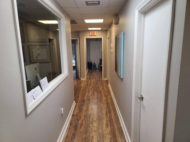 More Photos Of 7385 SW 87th Ave, Miami Office For Lease