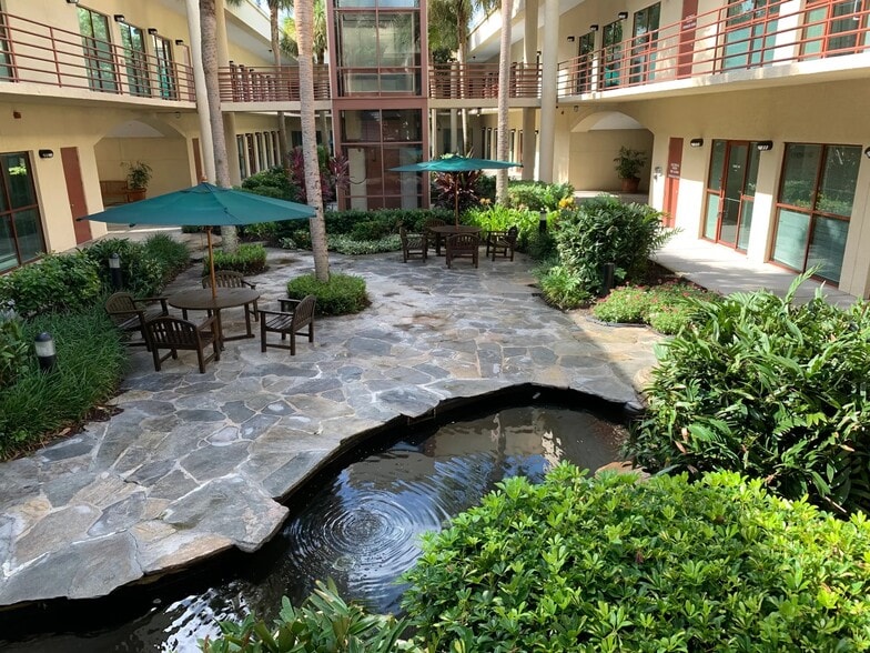 More Photos Of 2201 Cantu Ct, Sarasota Office For Lease