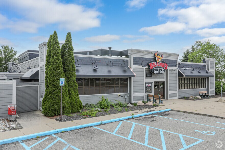 More Photos Of 5500-5690 S Harvey St, Muskegon Unknown For Lease