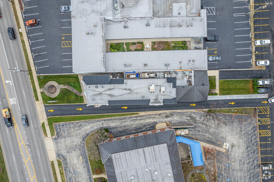 More Photos Of 230 E Ogden Ave, Hinsdale Medical For Lease