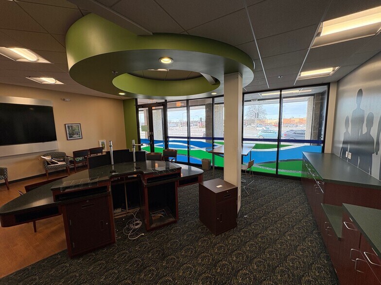 More Photos Of 10533 W National Ave, West Allis Office For Sale