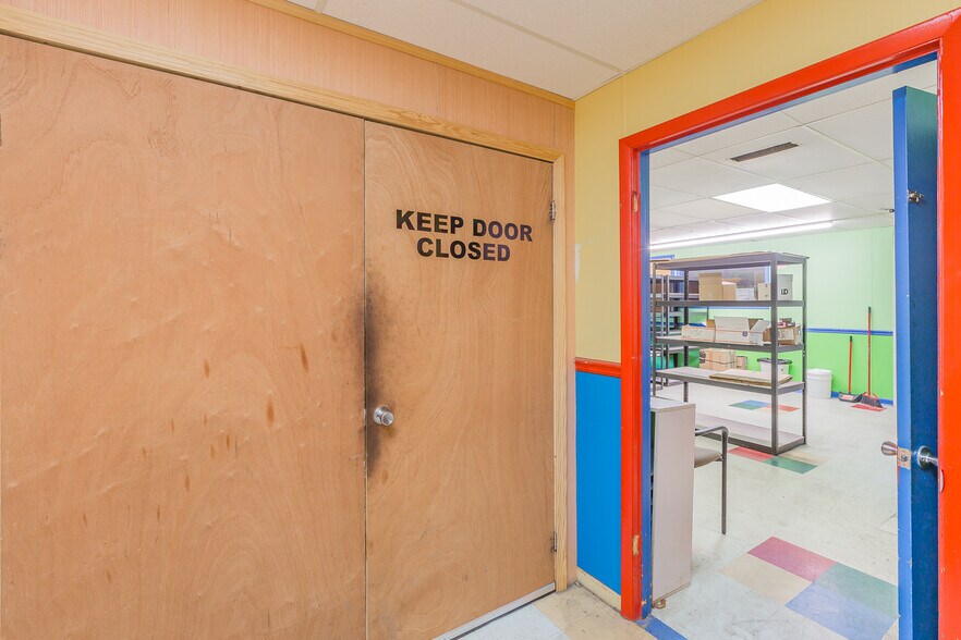More Photos Of 300 Alamar St, Fort Oglethorpe General Retail For Sale